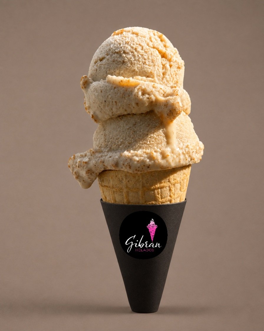 Cono de helado de Tascalate, sabor prehispánico de maíz, cacao y achiote